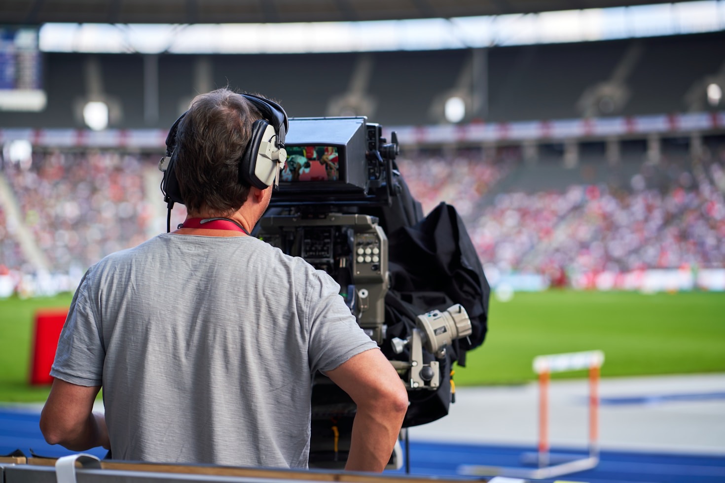 How Live Streaming Connects Local Sports Communities Daily