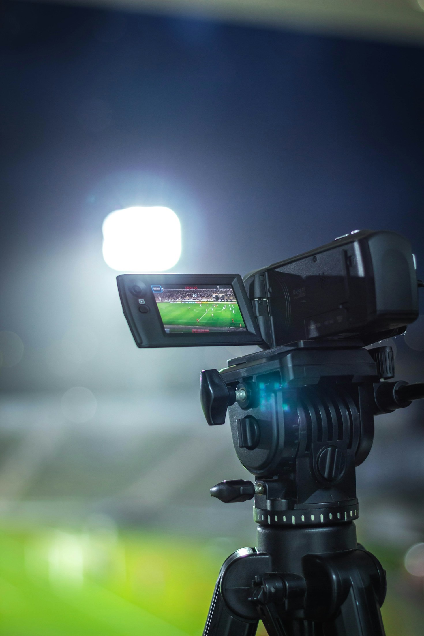 Supporting Amateur Athletes Through Professional Digital Media Coverage